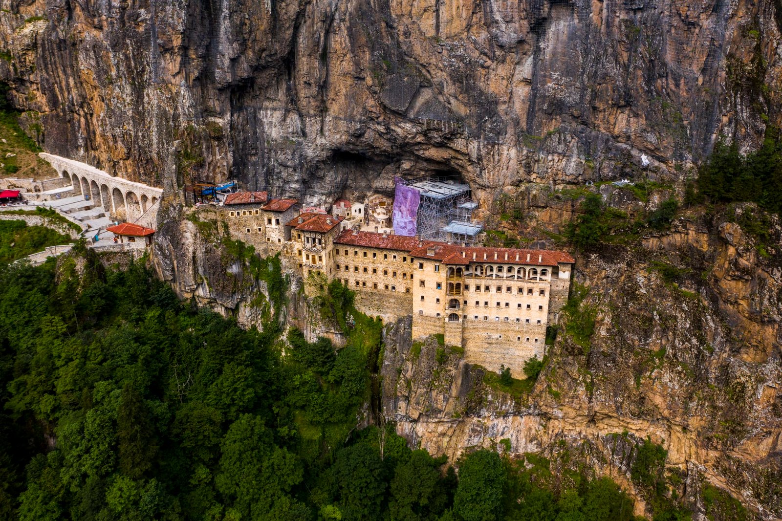 السياحة في طرابزون - السياحة في تركيا - دير سوميلا