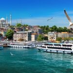Boats in Istanbul السياحة في اسطنبول - السياحة في تركيا