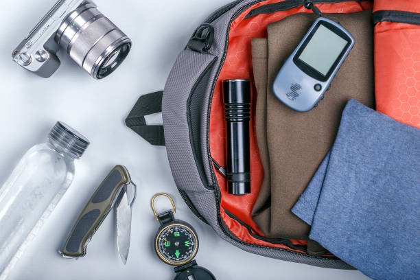 أهم الأدوات التي تحتاجها في حقيبة السفر