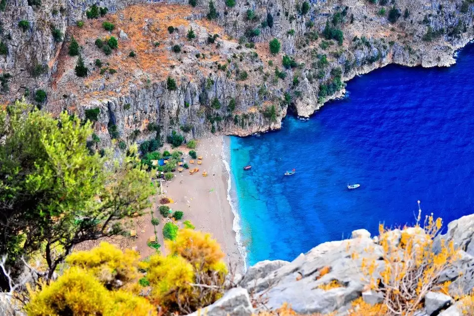 رحلة وادي الفراشات الساحر