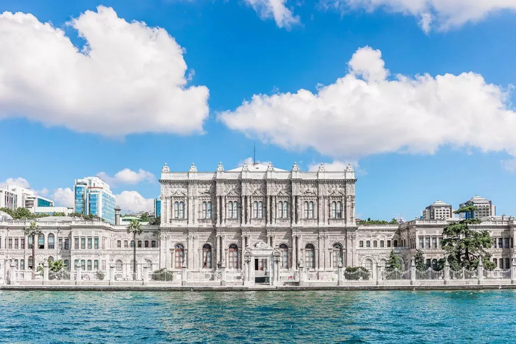 لحجز الفنادق بسهولة: حجوزات الفنادق والطيران