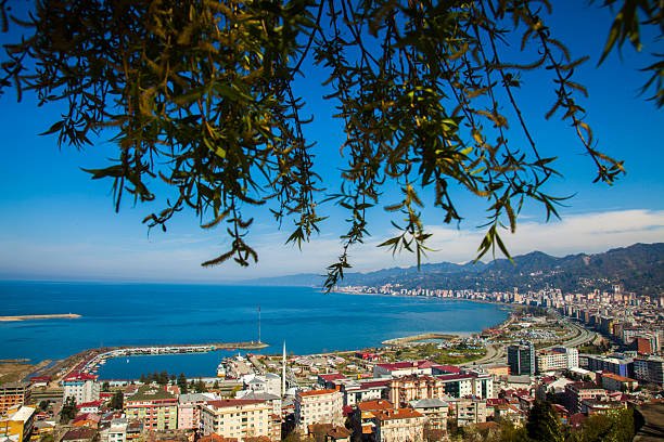 كم تبعد منطقة ريزا عن طرابزون؟