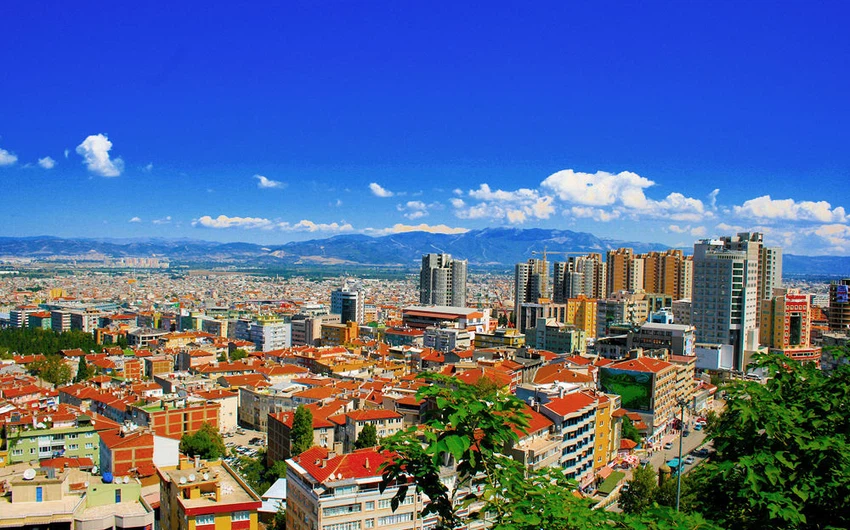 الفنادق الفاخرة والمطاعم المطلة على البحر